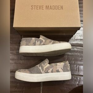 Steve Madden Camo